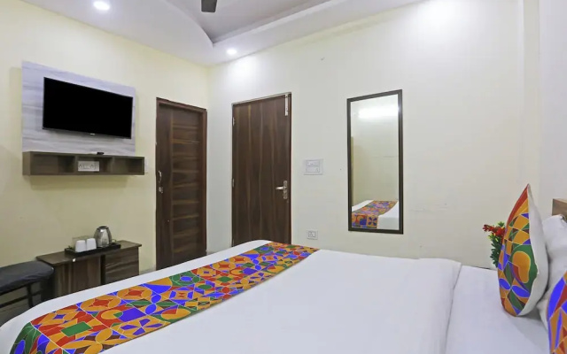 Hotel Twamev Couple Friendly Laxmi Nagar