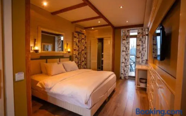 Piazza Boutique Hotel