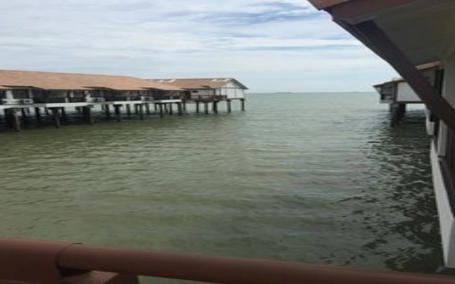 CMK and Private Water Chalet