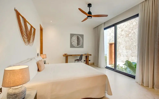 7-br Luxury Beachfront Paradise With Ocean Views