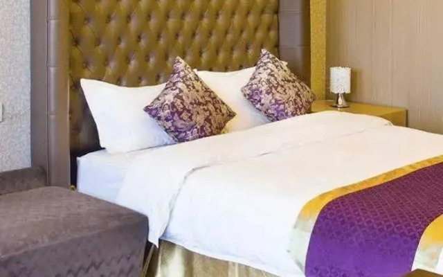 Tamrac International Apartment