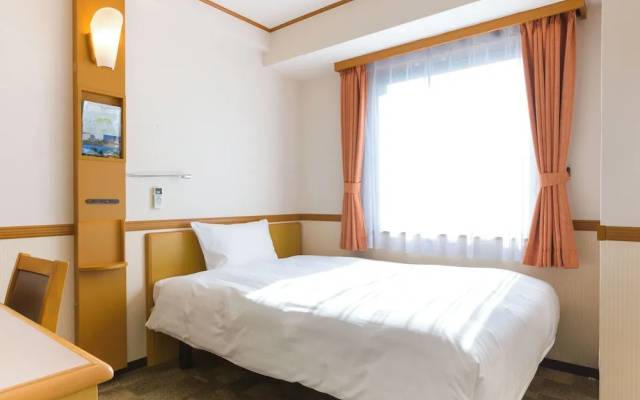 Toyoko Inn Nishitetsu Kurume-Eki Higashi-Guchi