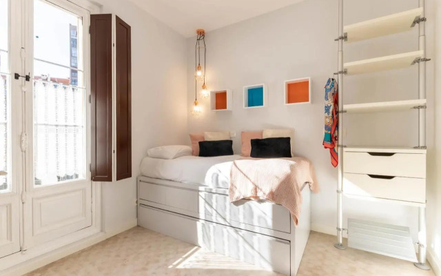 Acogedor, de Diseño Moderno en Zona Antigua
