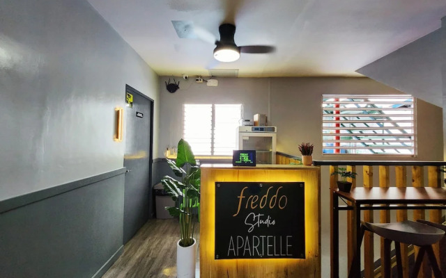 Freddo Studio Apartelle