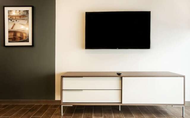 w Upscale 2BR in Miraflores