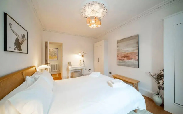 Regal Residence - Metropolitan Luxury