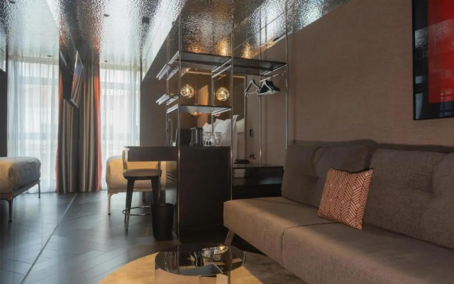 Adia Aluma Athens, Curio Collection By Hilton