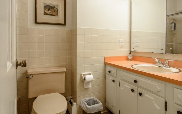 Seldom Scene Meadow Bed & Breakfast