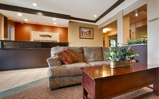 Best Western Plus Twin View Inn & Suites