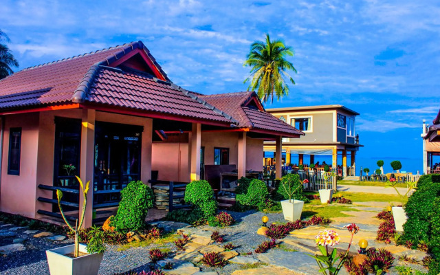 Needa Rock Resort