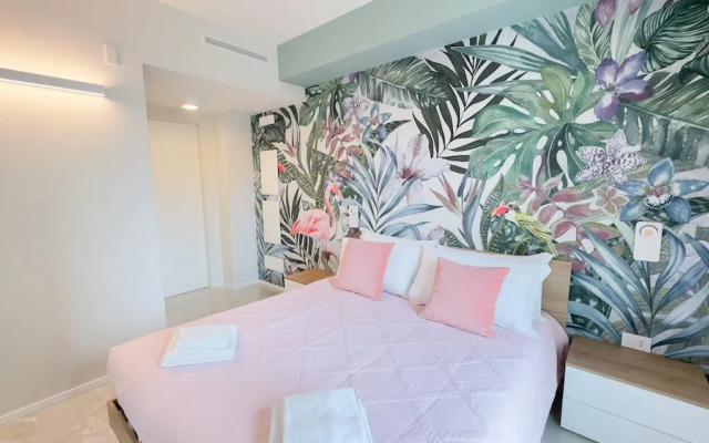 Seafront Modern Farmont Flamingo Suite