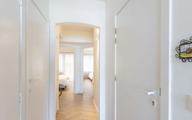 Apartment With Magnificent Sea-view