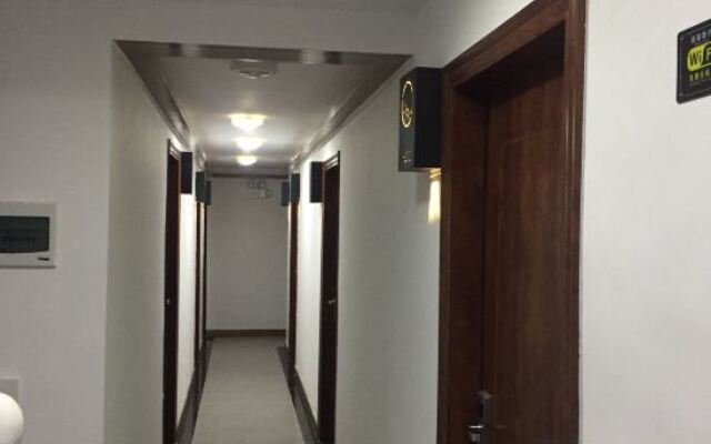 Qianhu Mingyue Hotel