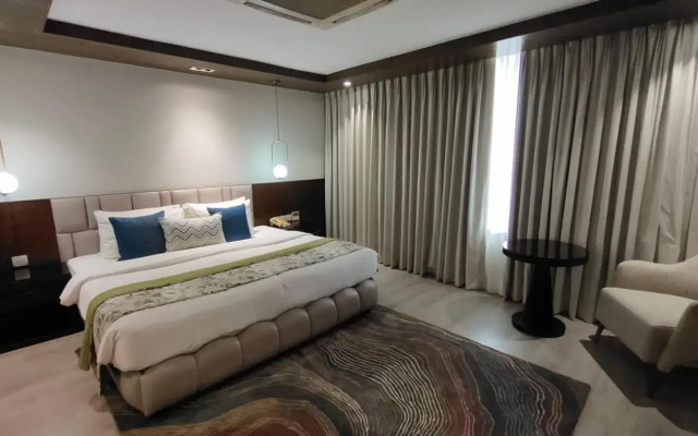 Royal Orchid Central Grazia