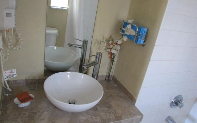 Ocean Spray Hotel By Rabbu