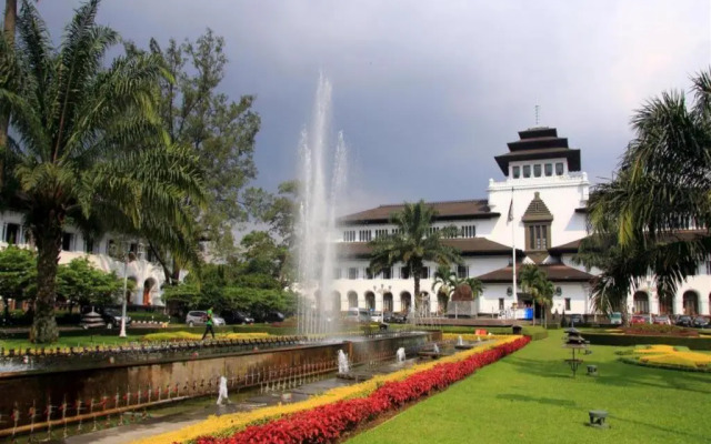 The Valley Resort Hotel