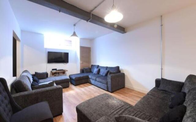 Converted warehouse Slps 14 (38 A1)