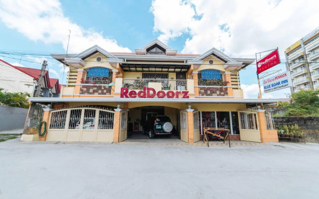 RedDoorz @ La Casa Guesthouse