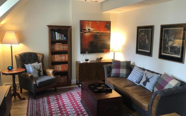 Loch Ness Moat House Apartments
