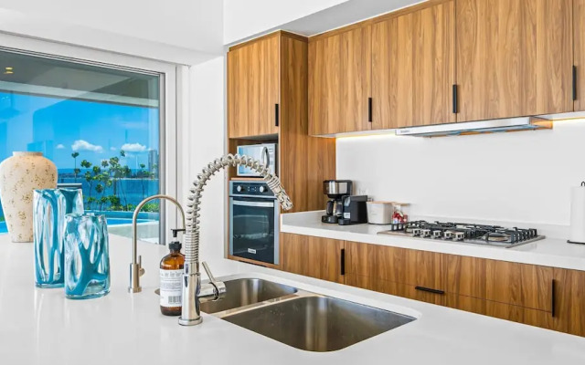 3BR with Private Pool on the Ocean