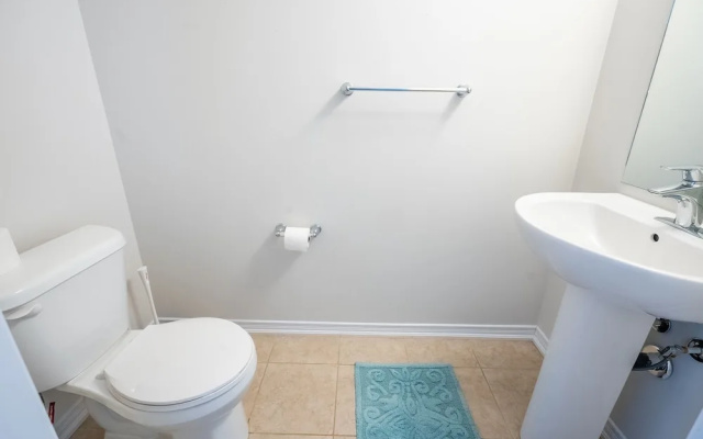 New 3BR Townhouse, Minutes to Niagara Falls and Brock University by GLOBALSTAY