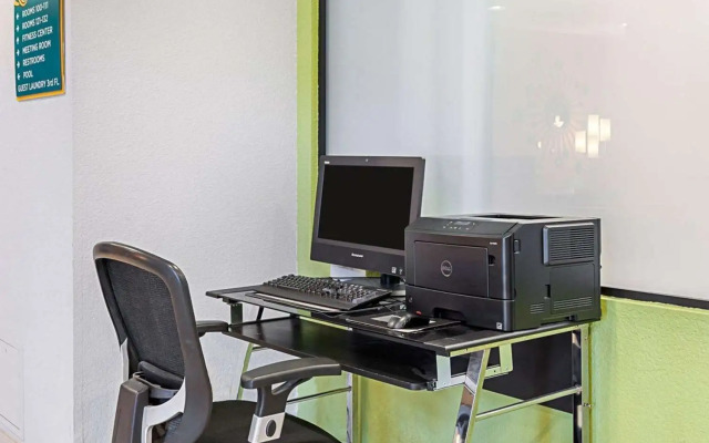 Quality Suites Sulphur