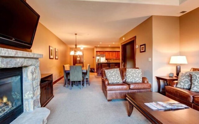 Ski in, Ski out 2 Bedroom Mountain Condo at the Base of Peak 7 with Quick Access to Historic Downtown Breckenridge