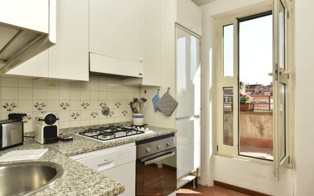 Rome at Your Feet Apartment with Terrace