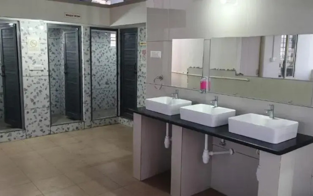 V R S Deluxe Dormitory