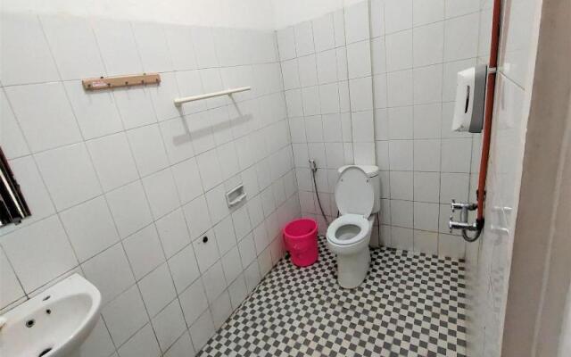 Penginapan Family Raya Lembang by ZUZU