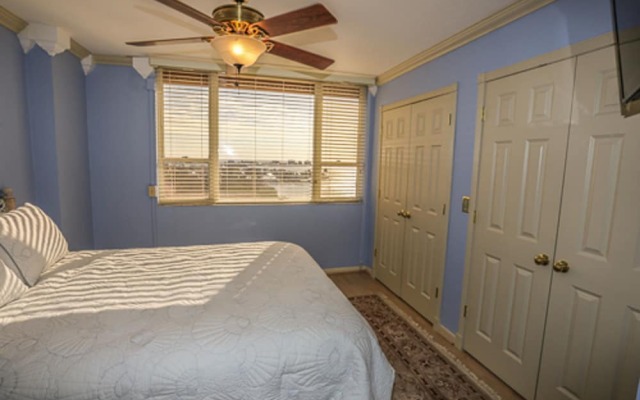 Boardwalk Caper PH4 1104