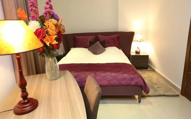 Delora Hotel and Suites