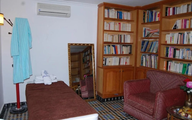 Room in B&B - Riad Authentic Palace & Spa - Al Bartal
