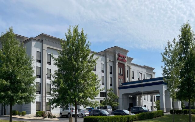 Hampton Inn & Suites Louisville East