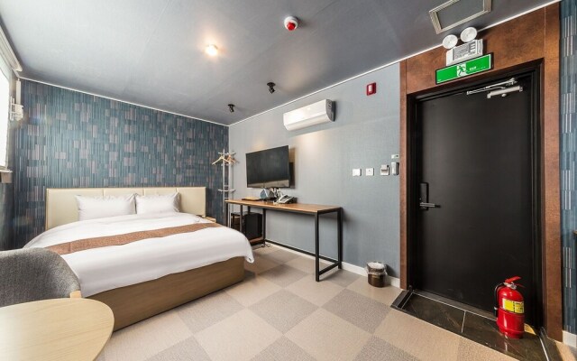 Suwon Station Hotel Malu