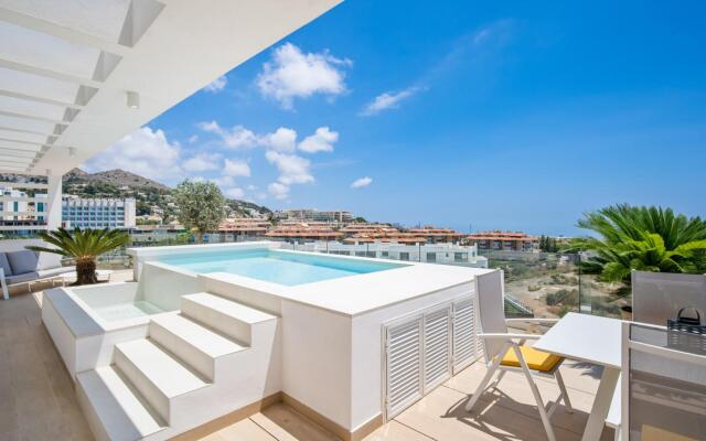 Yara In Fuengirola With 3 Bedrooms And 2 Bathrooms