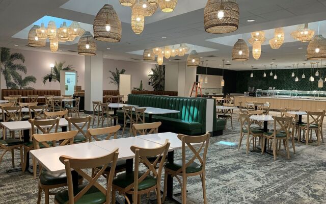 DoubleTree by Hilton at the Entrance to Universal Orlando