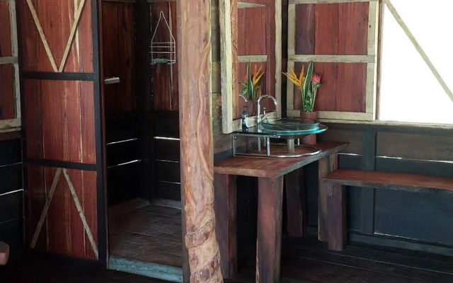 Kurupira Cabin Floating