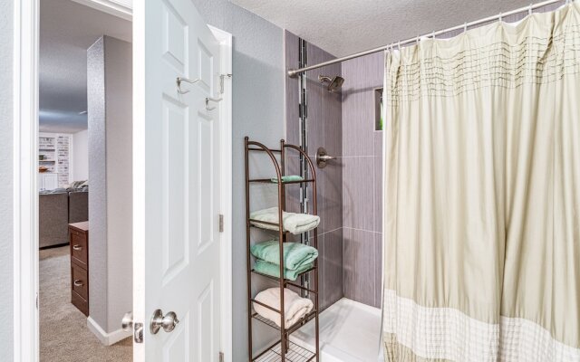 5 Mi to Dtwn Denver: Pet-friendly Home w/ Yard