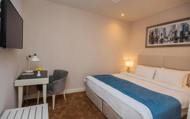 City Avenue Hotel