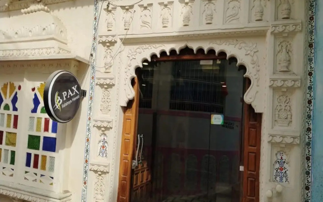 Royal Rafahiya - A Rooftop Lake View Hotel Near Lake Pichola