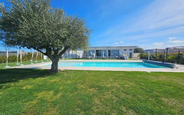 Luxury pool Suites - Città Bianca