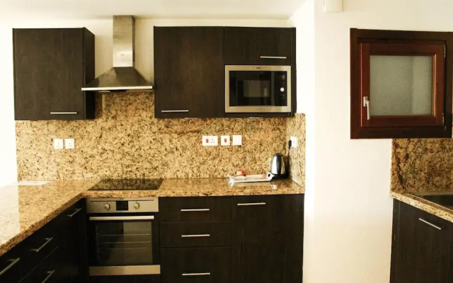 Relaxing 2-bedroom Marina Escape