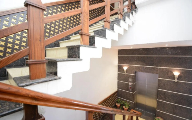 Hotel Dhingra By OYO Rooms