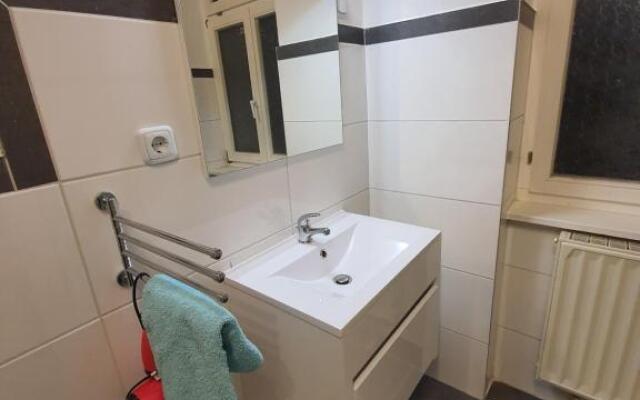 Zentrale 2 Zimmer Eg Wohnung Mit Balkon