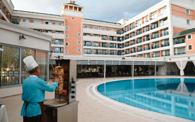 Insula Resort & Spa