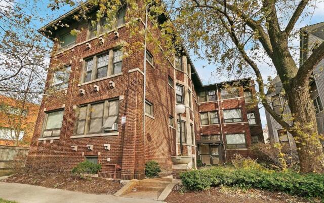 Lit & Trendy 1-Bedroom Apt in the Iconic Hyde Park