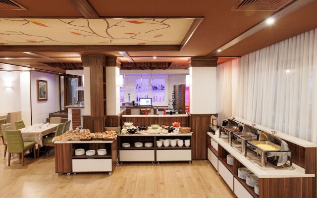 Green Wood Hotel & SPA