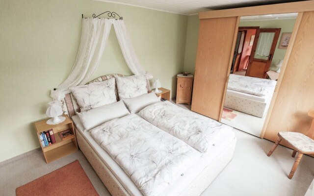 Attractive Holiday Home in Gntersberge With Roof Terrace