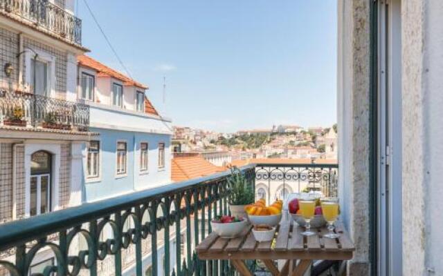 Charming Chiado 2Bedr W/Balcony and View